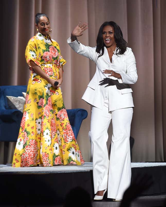 Image for article titled Even More of Michelle Obama&#39;s Best Book Tour Looks