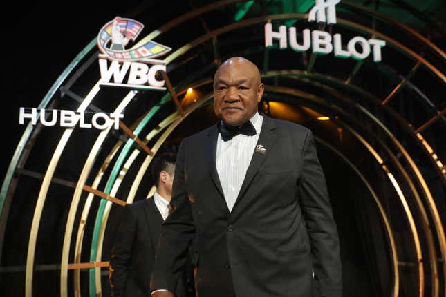 Image for article titled George Foreman Faces Sexual Abuse Lawsuit, Claims He&#39;s Being Extorted