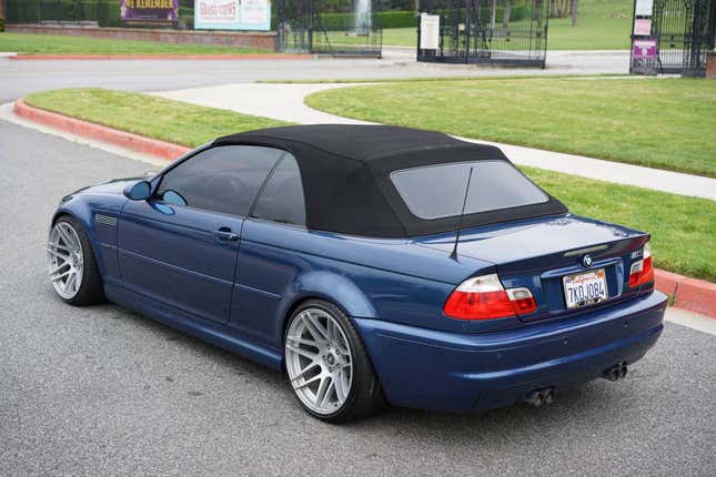 Imagen para el artículo titulado A $17,999, ¿es este 2003 Topaz Over Cinnamon BMW M3 una buena oferta?