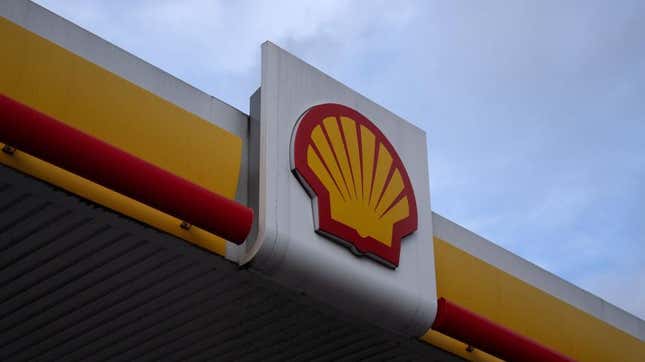 Image for article titled Shareholders Sue Shell, Saying It&#39;s Too Obsessed With Fossil Fuels