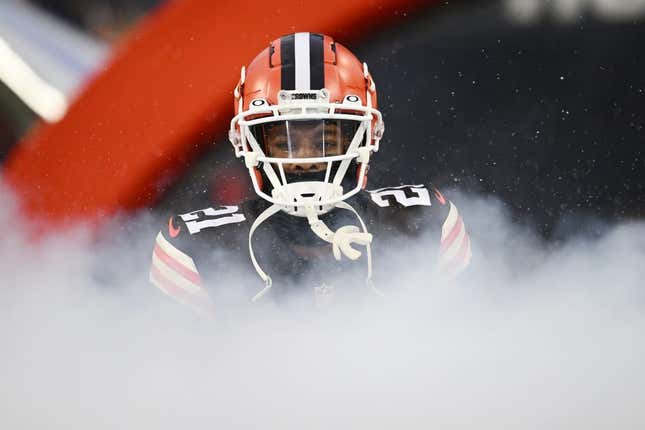 Dec 17, 2022; Cleveland, Ohio, USA; Cleveland Browns cornerback Denzel Ward (21) is introduced before the game between the Browns and the Baltimore Ravens at FirstEnergy Stadium.