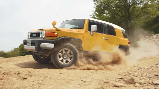 Image for article titled The New Land Cruiser Brings Back The Glorious Two-Tone Roof