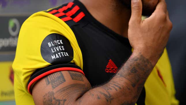 diente Muelle del puente sangrado Adidas won't contest Black Lives Matter three-stripes trademark