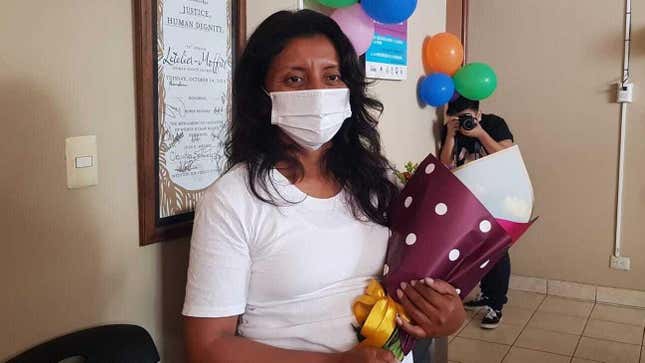 Elsy, the fifth woman of the 17 Salvadorians who were wrongfully imprisoned for suffering obstetric emergencies, has been released from prison. It was taken on the day of her release by La Agrupación Ciudadana por la Despenalización del Aborto in San Salvador, El Salvador.