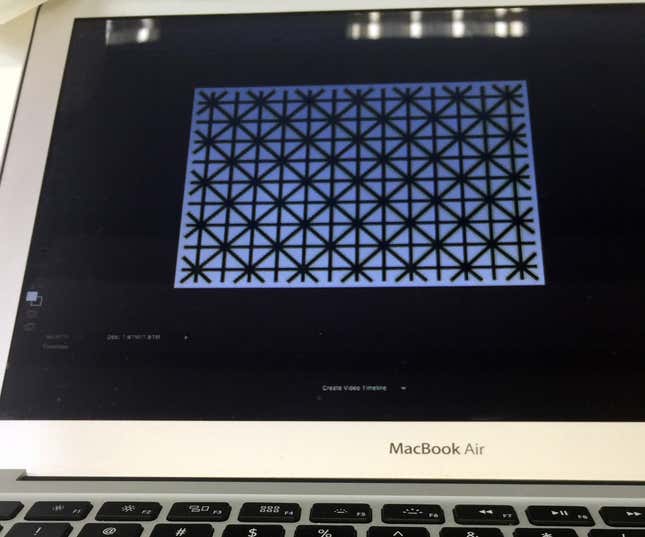 Image for article titled How to see all 12 dots in this mind-boggling optical illusion