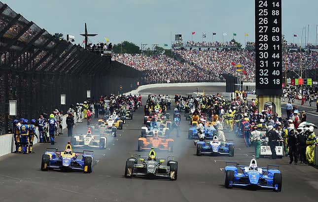 Eleven rows of three: all 33 drivers pull away from their grid position at the 2017 Indy 500