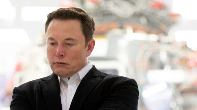 Image for article titled Elon Musk Tries To Back Out Of Twitter Deal By Deleting App From Phone