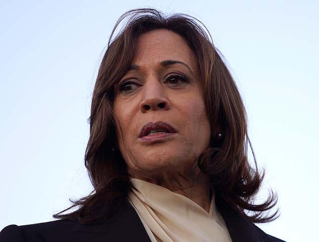 Image for article titled Kamala Harris Reminds Self Not To High-Five Cops During Memphis Trip