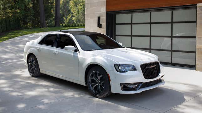 Image for article titled The Chrysler 300 Will Go Out With One (1) New Option for 2023
