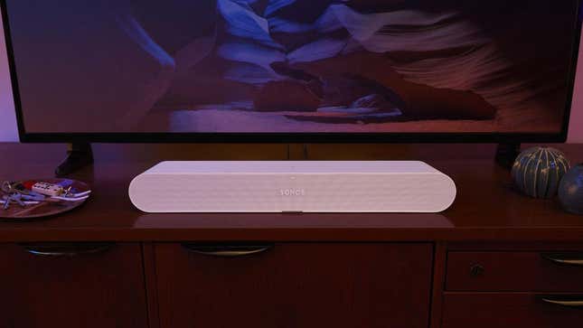 Imagen para el artículo titulado Sonos Ray: la nueva barra de sonido barata que quiere conquistar tu salón