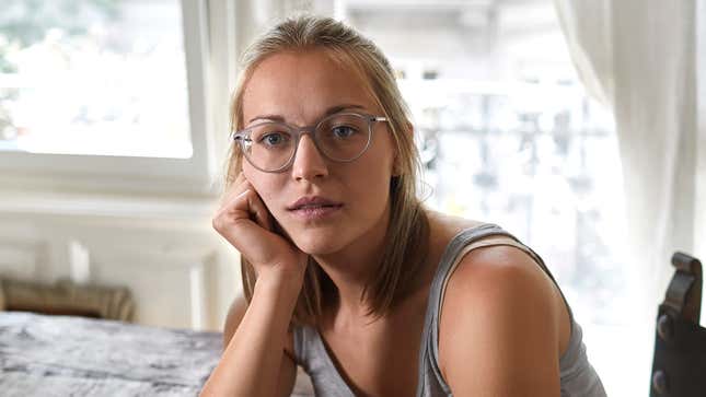 Image for article titled What To Say To Someone Considering Abortion