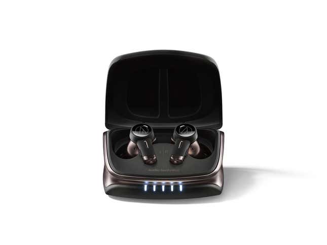Imagen para el artículo titulado Los nuevos auriculares inalámbricos de Audio-Technica se esterilizan por sí solos