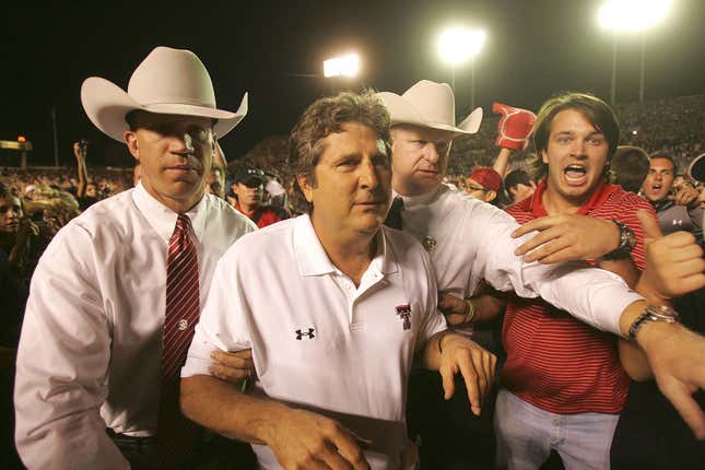 Image for article titled Mike Leach, renaissance man