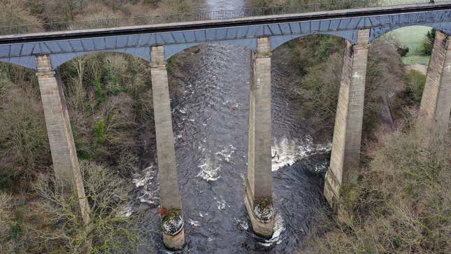A photo of a very tall aqueduct in Wales, UK. 
