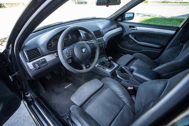 Imagen para el artículo titulado A $9500, ¿es este BMW 330i ZHP 2003 una ganga bávara?