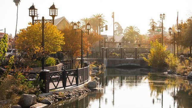 Image for article titled Don’t Move to These 25 Cities if You Want to Live Comfortably on $100k