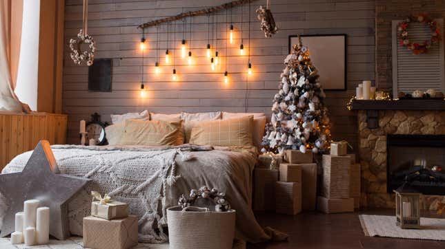 Image for article titled Give Your Guest Bedroom and Bathroom a Holiday Glow