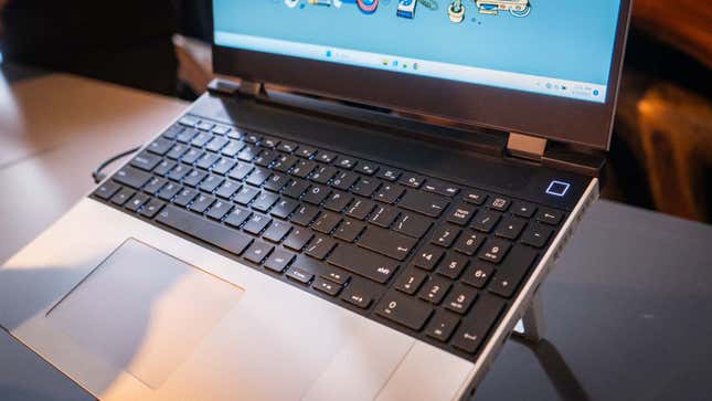 Puedes sustituir el Num Pad por el módulo que desees.