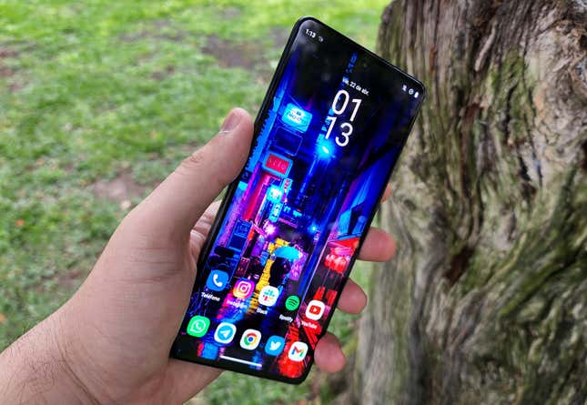 Imagen para el artículo titulado Análisis del Moto Edge 30 Pro: así es el regreso de Motorola a los flagships