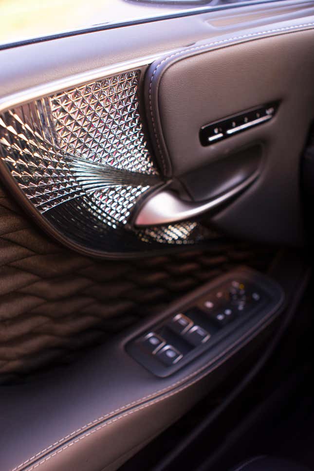 Image for article titled Here's How A $115,000 Lexus LS 500 Justifies Its Price