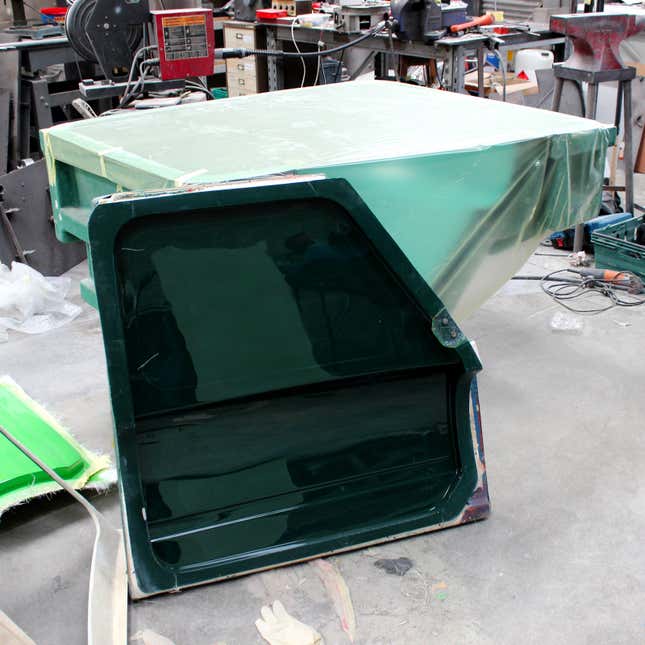 A photo of a green mold for a P.50 door.