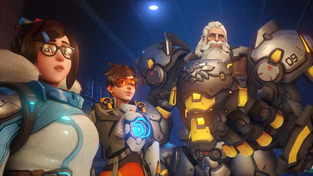 Mei, Tracer, and Reinhardt standing together.