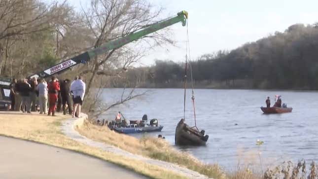 Image for article titled Divers May Have Solved Four-Year Cold Case In Texas, After Dredging A River Police Overlooked