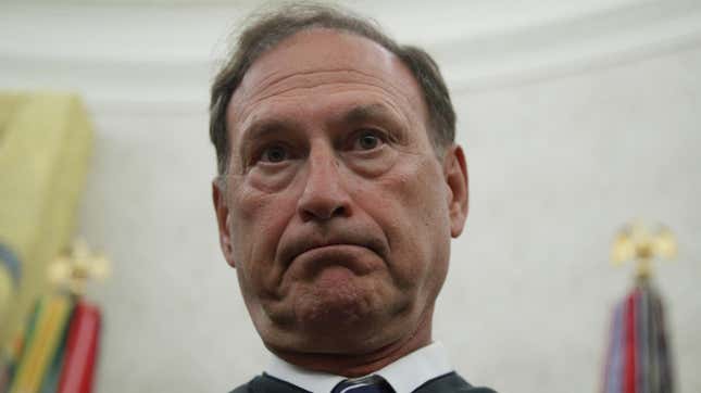 Image for article titled Sam Alito Says Criticism of Supreme Court Is &#39;Unfair&#39;: &#39;Practically Nobody Is Defending Us&#39;