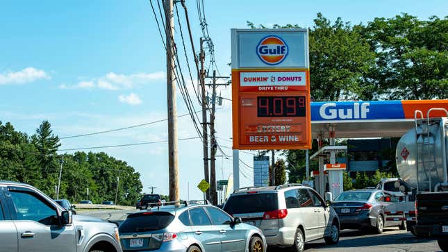 Drivers line up at a gas station in Lynnfield, Massachusetts on July 19, 2022.