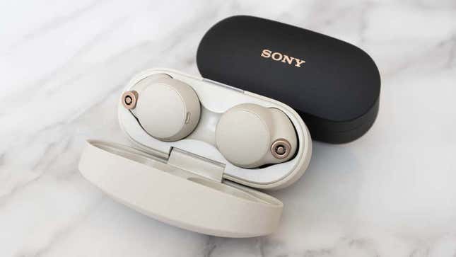 Imagen para el artículo titulado Sony lo ha hecho otra vez: auriculares de aspecto raro, pero con una cancelación de ruido espectacular