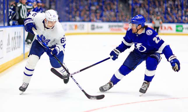 Image for article titled Leafs and Lightning are playing the strangest series