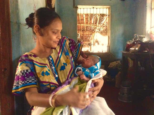 India-pregnant-woman