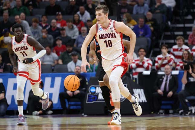 76ers sign big men Filip Petrusev, Azuolas Tubelis