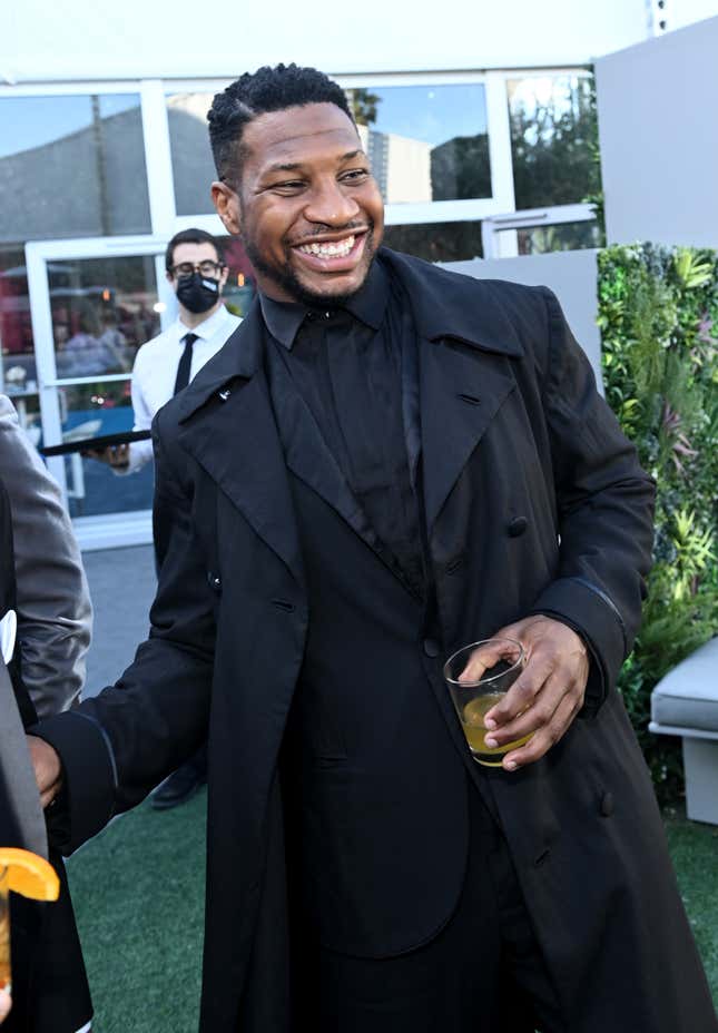 Image for article titled I Love Jonathan Majors and His Little Cup