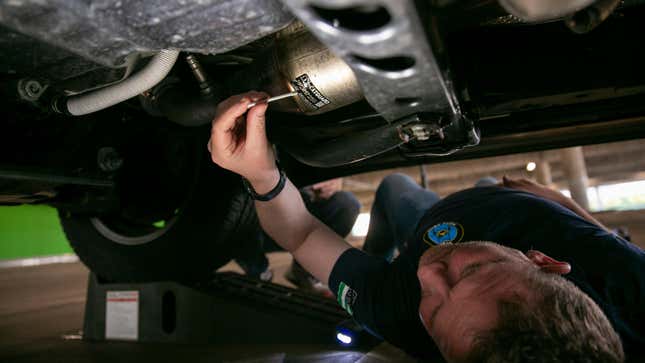 Image for article titled U.S. Catalytic Converter Thefts Have Increased Over 1,000 Percent In 4 Years