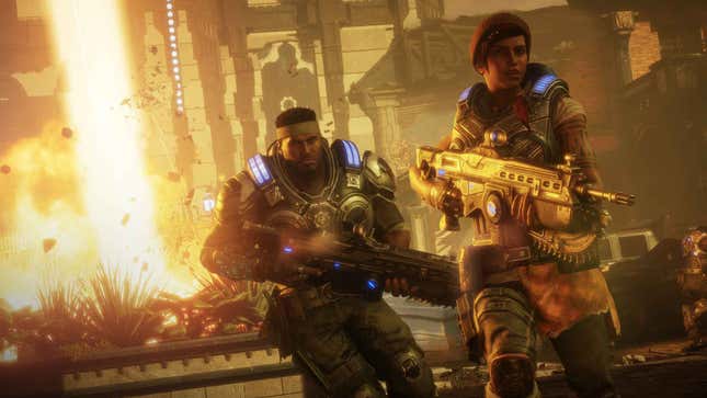 Kait and Del wield chainsaw-equipped guns in Gears 5.