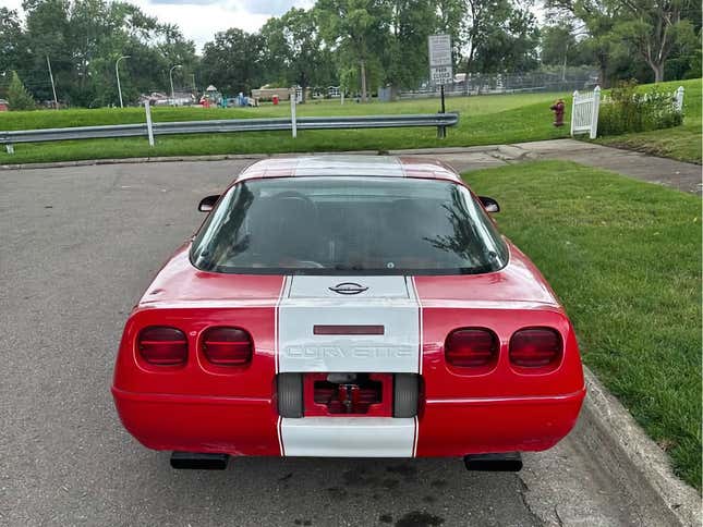 Image for article titled At $2,200, Is This 1984 Chevy Corvette A Project With Potential?