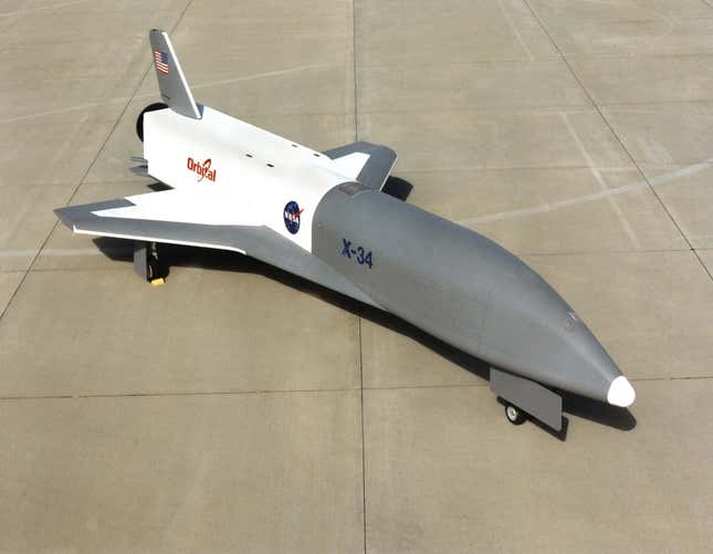 An uncrewed X-34 on the tarmac. 