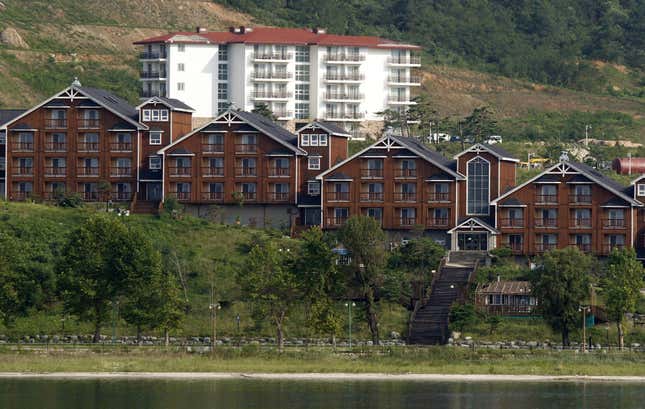Image for article titled To fill its extravagant mountain resort with tourists, North Korea is offering to reunite families