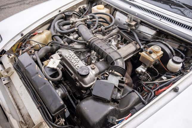 Image for article titled At $6,500, Is This 1987 Alfa Romeo Spider Quadrifoglio A Lucky Find?