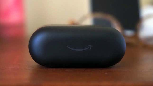 Imagen para el artículo titulado Los nuevos Echo Buds de Amazon son excelentes para lo que cuestan