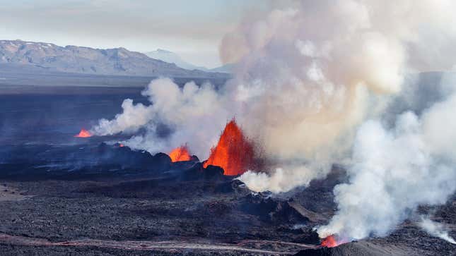 What it’s like to chase Iceland’s biggest volcanic eruption in 200 years