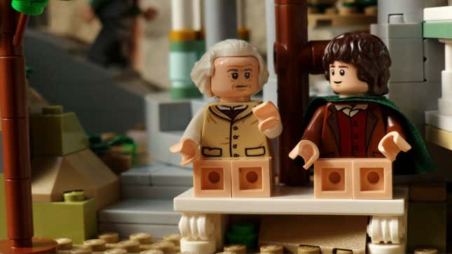 Image for article titled Lego's Huge Rivendell Set Is as Epic a Feat as the Lord of the Rings Movies