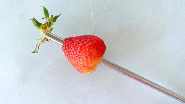 Image for article titled You Should Hull Your Strawberries With a Reusable Straw