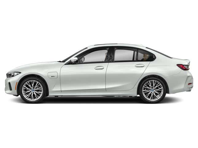 BMW 3 Series / 330e Plug-In Hybrid 2023. Profile, Facing to the Left