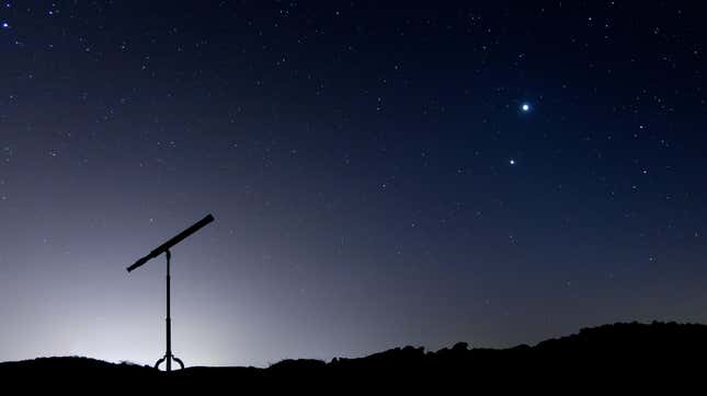 Image for article titled Venus and Jupiter Are Kissing Again