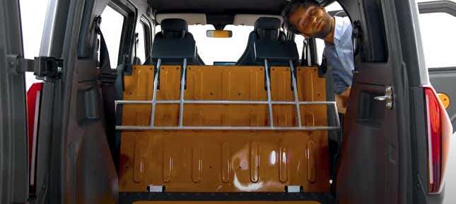 Image for article titled The Best New Electric Car Is A Tiny Little Beast That Can Swap Batteries In 3 Minutes