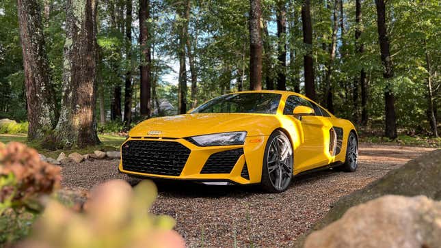 Image for article titled The Audi R8 Is a Charming Relic of a Mid-Engine Supercar