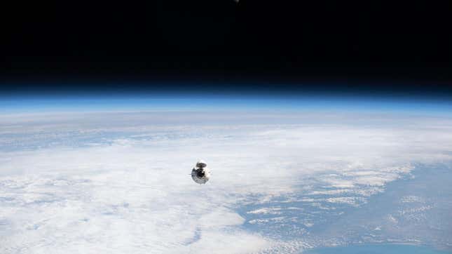 Imagen para el artículo titulado La primera misión privada a la ISS aterriza con éxito sobre el Atlántico