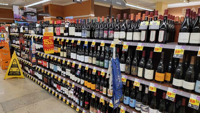 Image for article titled How to Avoid the Worst Wines at the Grocery Store